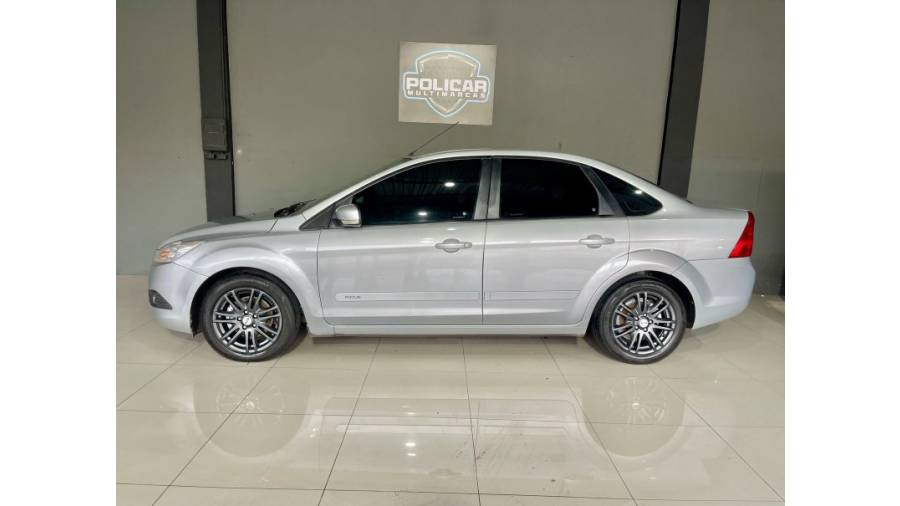FORD - FOCUS - 2013/2013 - Prata - R$ 39.900,00