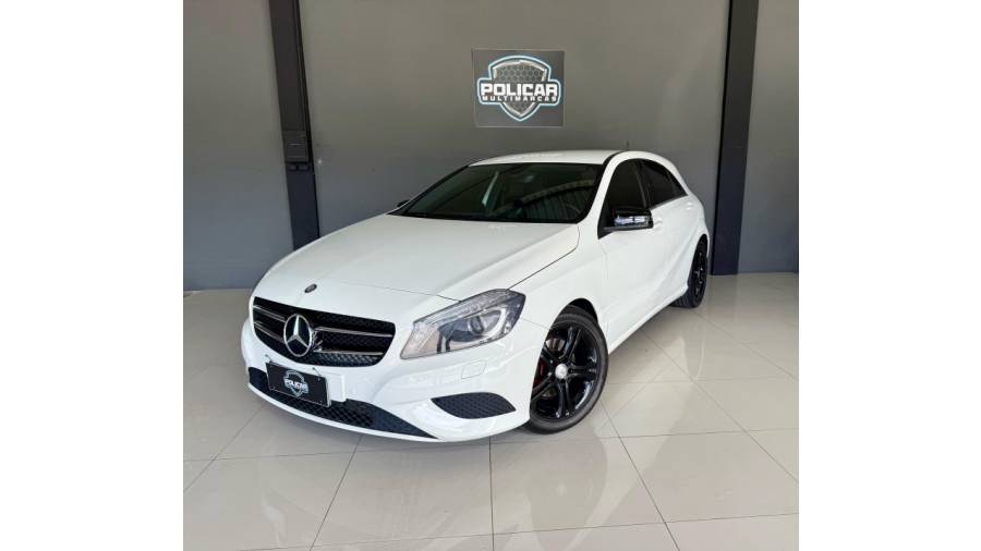 MERCEDES-BENZ - A 200 - 2013/2014 - Branca - R$ 94.900,00