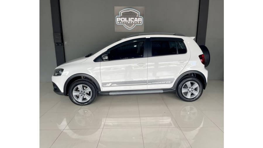 VOLKSWAGEN - CROSSFOX - 2012/2012 - Branca - R$ 43.900,00