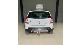 RENAULT - SANDERO - 2013/2013 - Branca - R$ 39.900,00