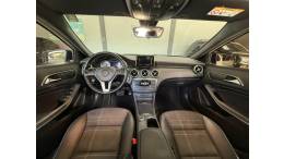 MERCEDES-BENZ - A 200 - 2013/2014 - Branca - R$ 94.900,00