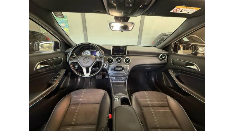MERCEDES-BENZ - A 200 - 2013/2014 - Branca - R$ 94.900,00