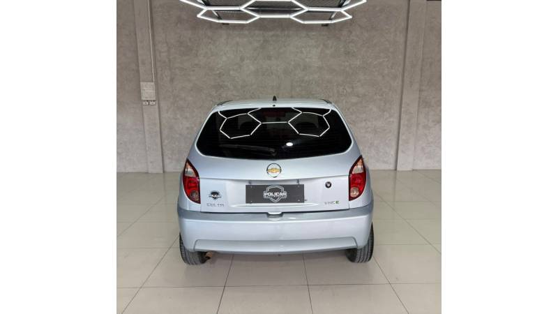 CHEVROLET - CELTA - 2011/2011 - Prata - R$ 27.900,00