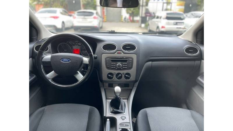 FORD - FOCUS - 2013/2013 - Prata - R$ 39.900,00