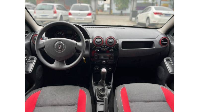 RENAULT - SANDERO - 2013/2013 - Branca - R$ 39.900,00