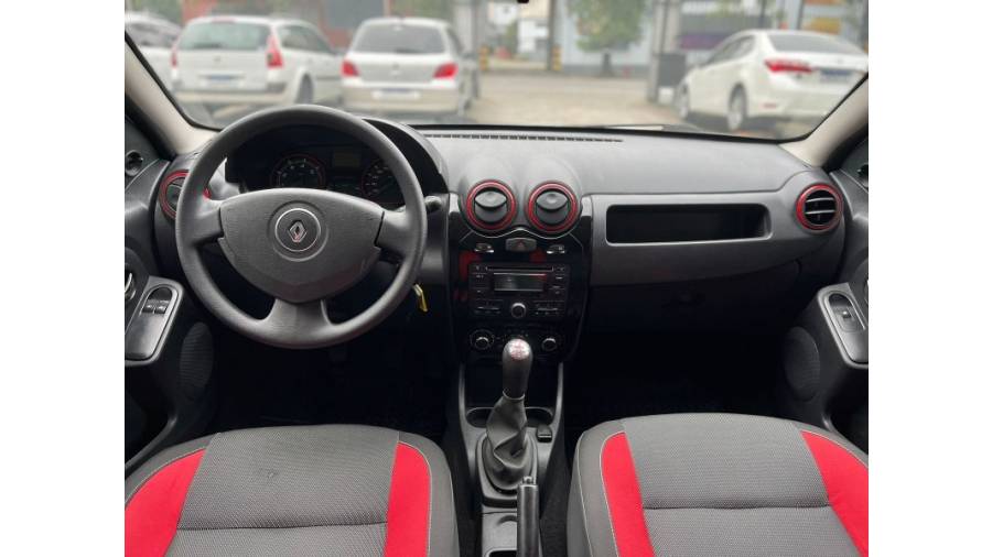 RENAULT - SANDERO - 2013/2013 - Branca - R$ 39.900,00