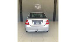 FORD - FIESTA - 2004/2005 - Prata - R$ 24.900,00