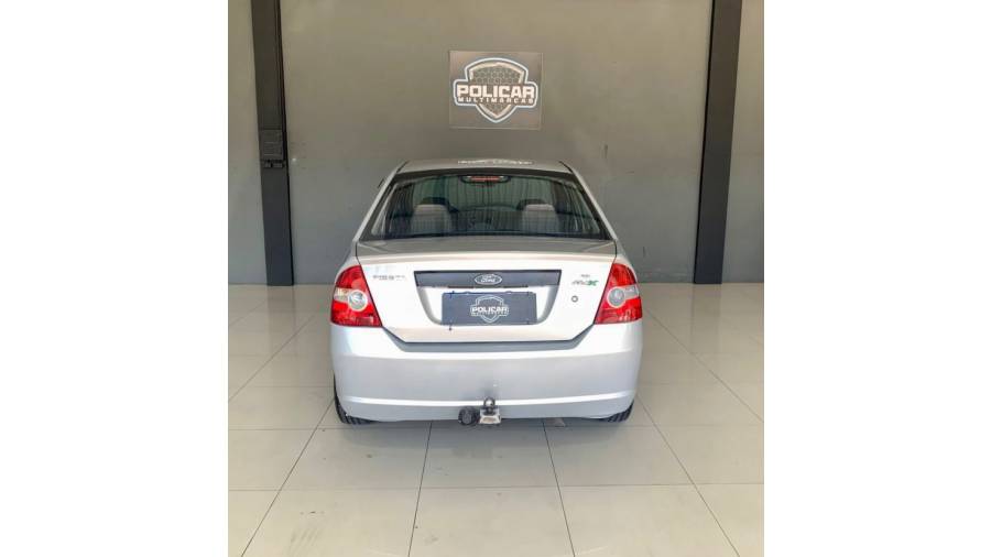 FORD - FIESTA - 2004/2005 - Prata - R$ 24.900,00