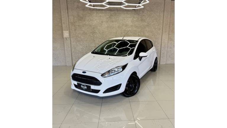 FORD - FIESTA - 2015/2015 - Branca - R$ 45.900,00