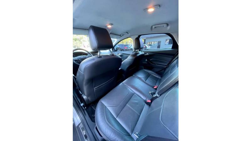 FORD - FOCUS - 2016/2016 - Prata - R$ 63.900,00