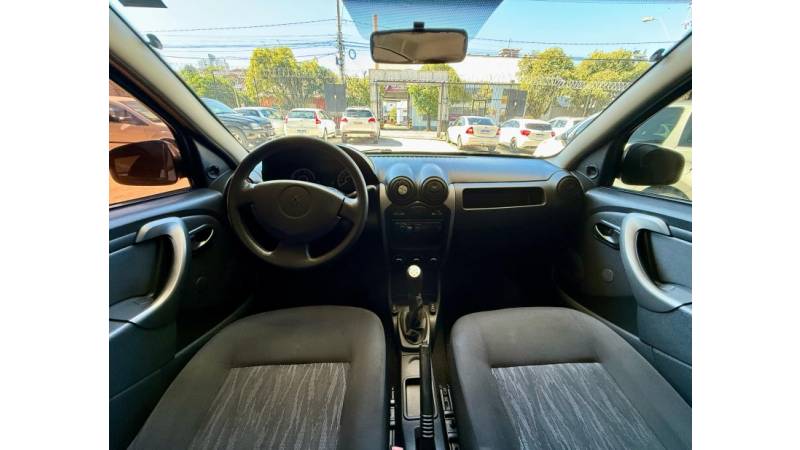 RENAULT - SANDERO - 2012/2013 - Preta - R$ 27.900,00