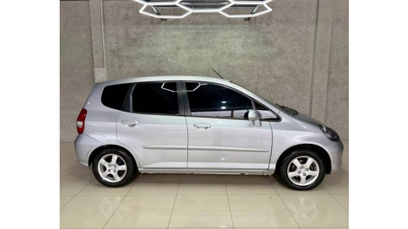 HONDA - FIT - 2006/2006 - Prata - R$ 33.900,00