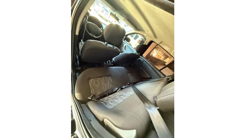 RENAULT - SANDERO - 2012/2013 - Preta - R$ 27.900,00