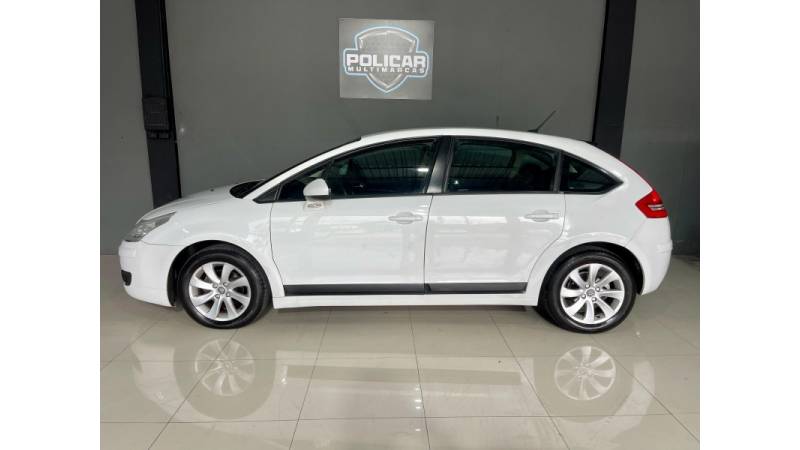 CITROËN - C4 - 2012/2013 - Dourada - R$ 34.900,00