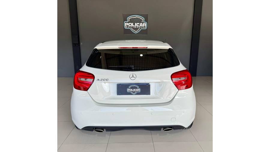 MERCEDES-BENZ - A 200 - 2013/2014 - Branca - R$ 94.900,00