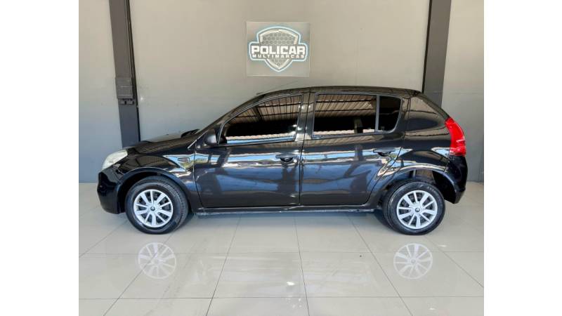 RENAULT - SANDERO - 2012/2013 - Preta - R$ 27.900,00