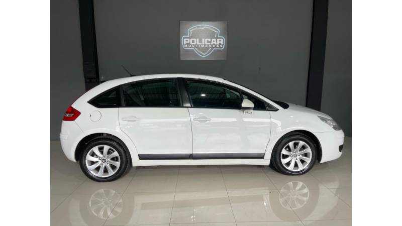 CITROËN - C4 - 2012/2013 - Dourada - R$ 34.900,00