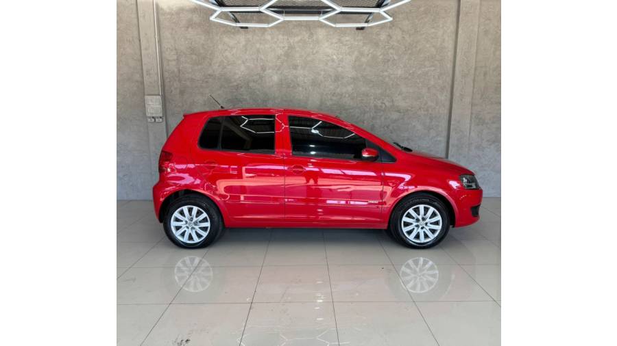 VOLKSWAGEN - FOX - 2011/2011 - Vermelha - R$ 29.900,00