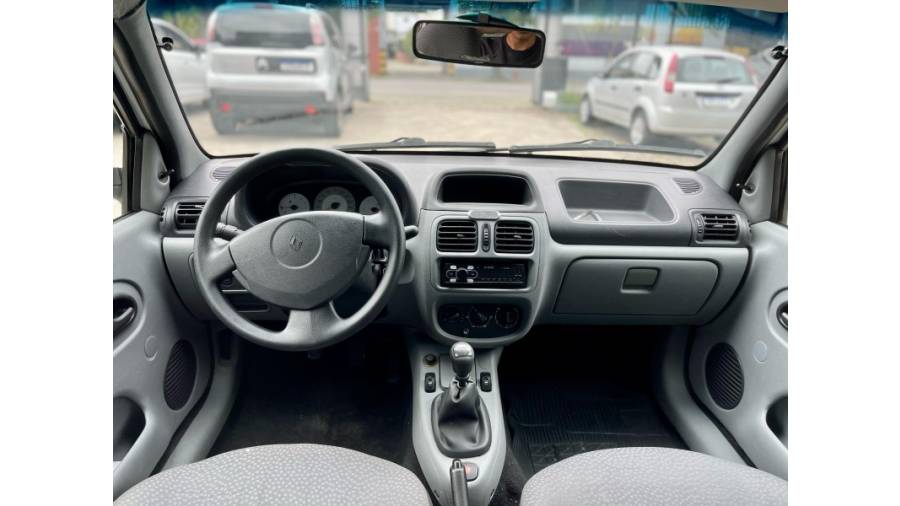 RENAULT - CLIO - 2010/2011 - Branca - R$ 24.900,00