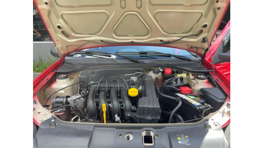 RENAULT - CLIO - 2014/2014 - Vermelha - R$ 27.900,00