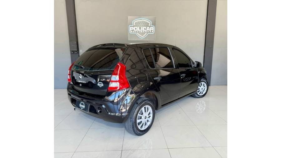 RENAULT - SANDERO - 2012/2013 - Preta - R$ 27.900,00
