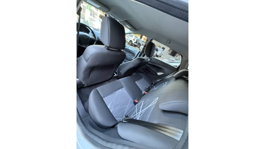 FORD - FIESTA - 2015/2015 - Branca - R$ 45.900,00