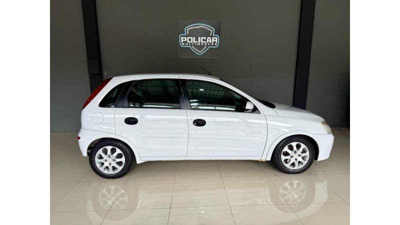CHEVROLET - CORSA - 2005/2005 - Branca - R$ 24.900,00