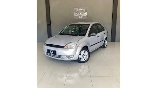 FORD - FIESTA - 2004/2005 - Prata - R$ 24.900,00
