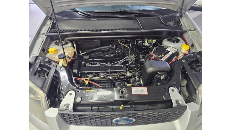 FORD - ECOSPORT - 2004/2004 - Prata - R$ 23.900,00