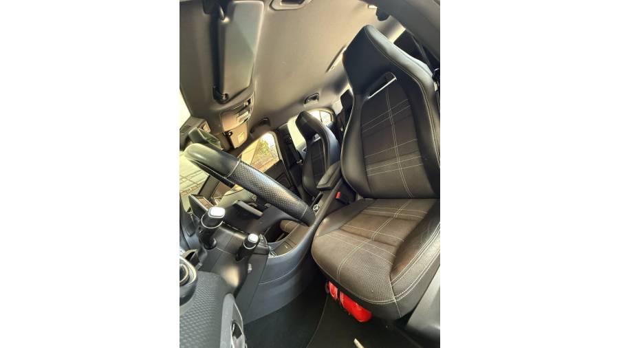 MERCEDES-BENZ - A 200 - 2013/2014 - Branca - R$ 94.900,00