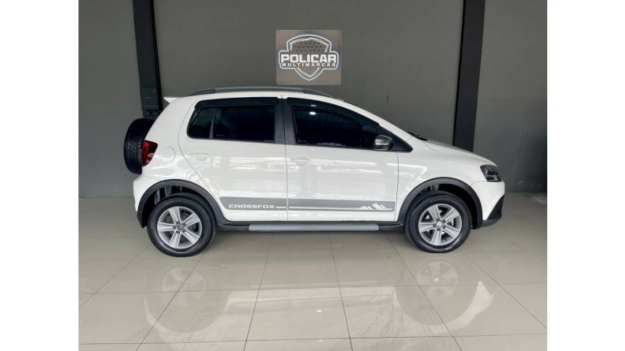 VOLKSWAGEN - CROSSFOX - 2012/2012 - Branca - R$ 43.900,00