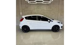FORD - FIESTA - 2015/2015 - Branca - R$ 45.900,00