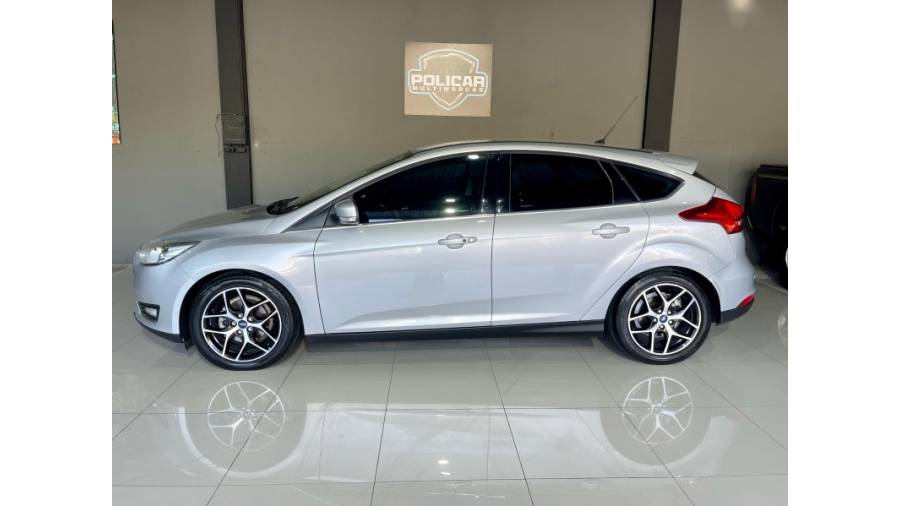 FORD - FOCUS - 2016/2016 - Prata - R$ 63.900,00