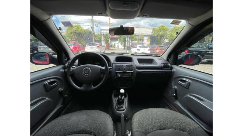 RENAULT - CLIO - 2014/2014 - Vermelha - R$ 27.900,00
