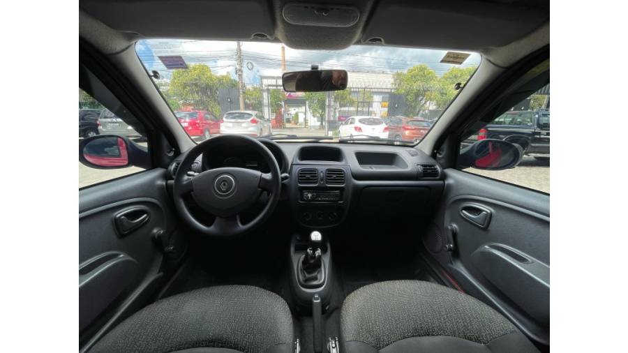 RENAULT - CLIO - 2014/2014 - Vermelha - R$ 27.900,00