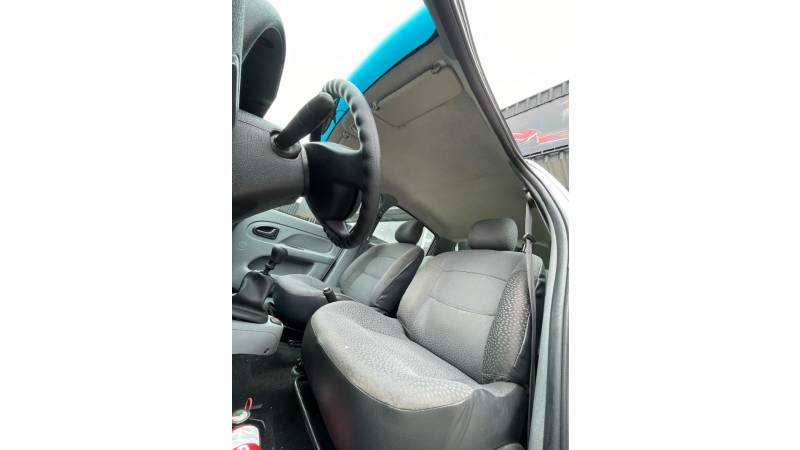 RENAULT - CLIO - 2010/2011 - Branca - R$ 24.900,00