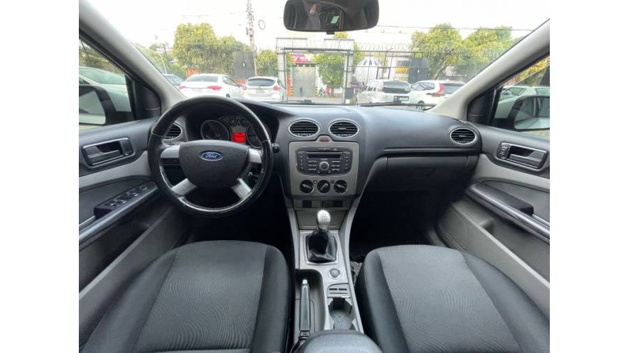 FORD - FOCUS - 2013/2013 - Prata - R$ 39.900,00