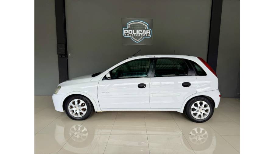 CHEVROLET - CORSA - 2005/2005 - Branca - R$ 24.900,00