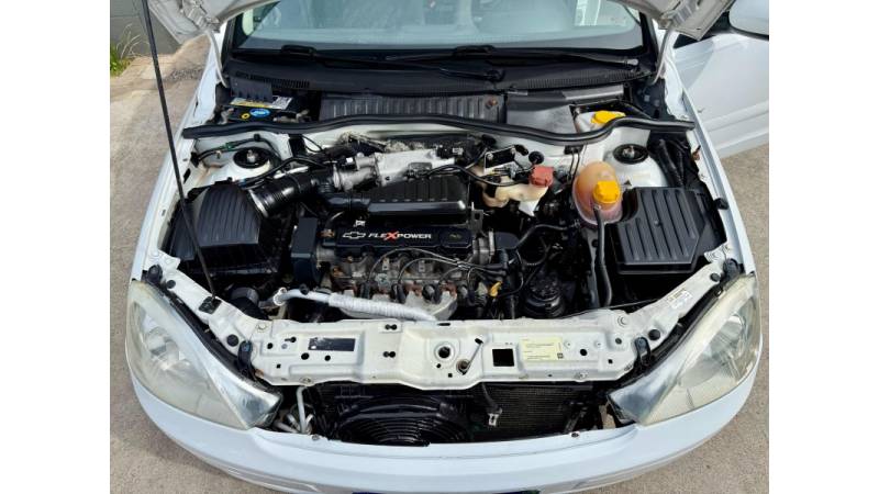 CHEVROLET - CORSA - 2005/2005 - Branca - R$ 24.900,00