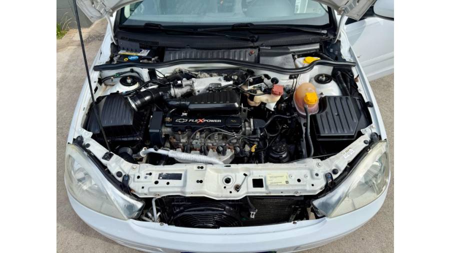 CHEVROLET - CORSA - 2005/2005 - Branca - R$ 24.900,00