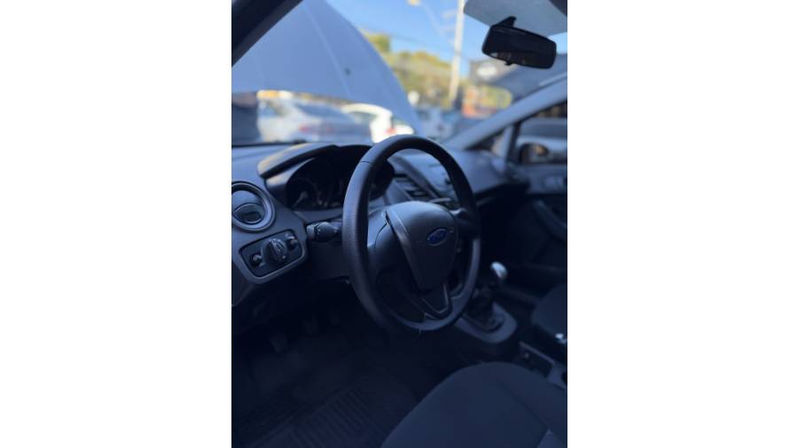 FORD - FIESTA - 2015/2015 - Branca - R$ 45.900,00