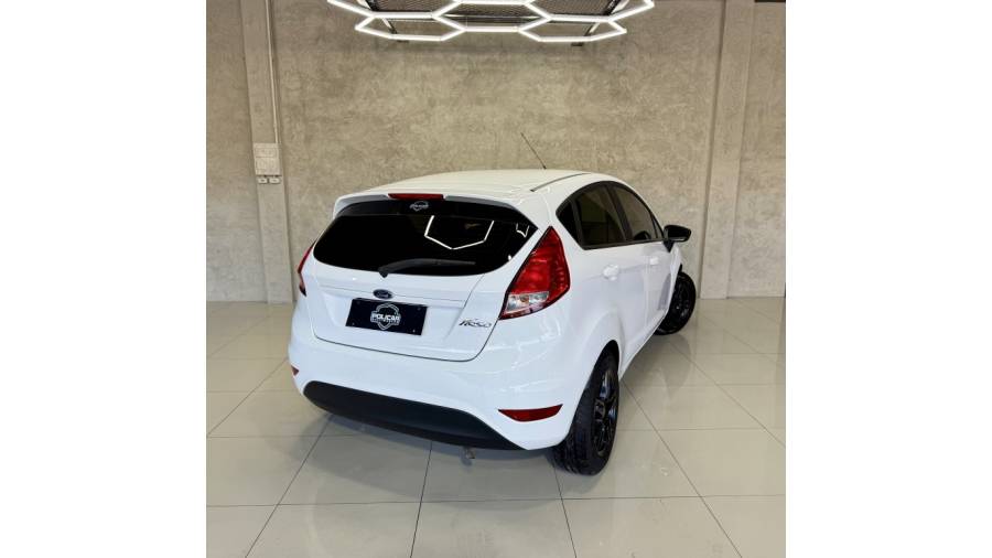 FORD - FIESTA - 2015/2015 - Branca - R$ 45.900,00