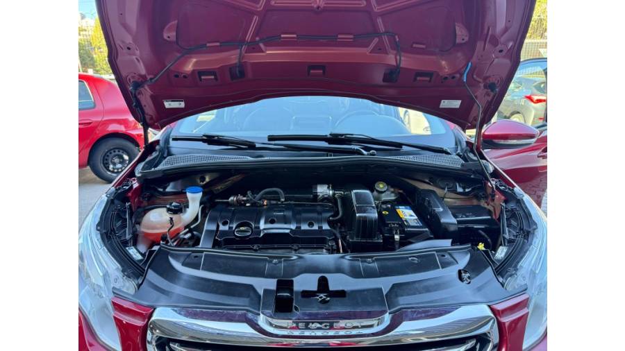 PEUGEOT - 2008 - 2018/2018 - Vermelha - R$ 64.900,00