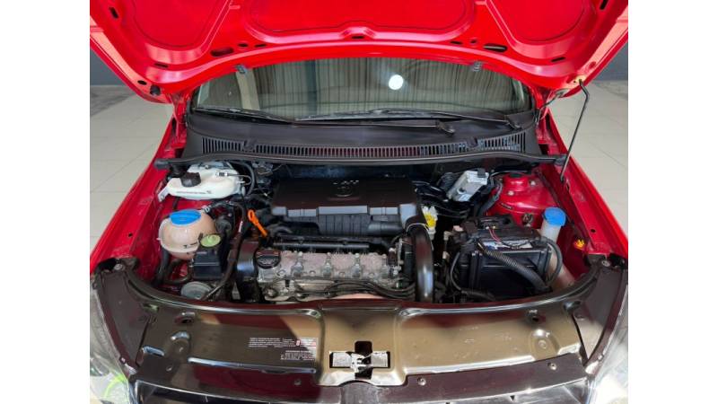VOLKSWAGEN - FOX - 2011/2011 - Vermelha - R$ 29.900,00