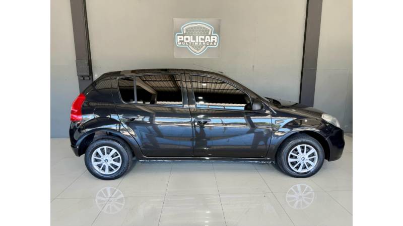 RENAULT - SANDERO - 2012/2013 - Preta - R$ 27.900,00