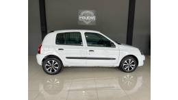RENAULT - CLIO - 2010/2011 - Branca - R$ 24.900,00