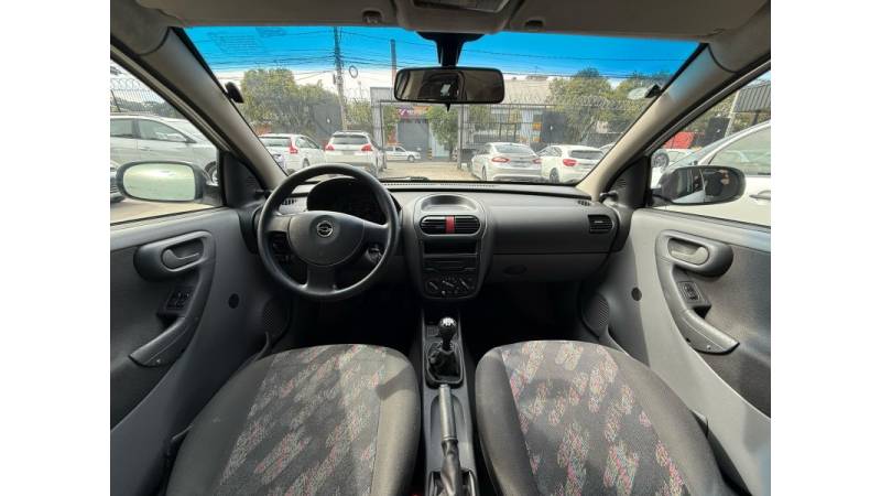 CHEVROLET - CORSA - 2005/2005 - Branca - R$ 24.900,00