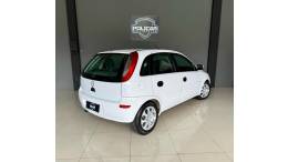 CHEVROLET - CORSA - 2005/2005 - Branca - R$ 24.900,00