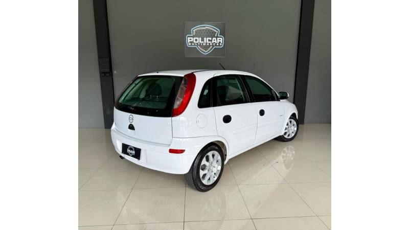 CHEVROLET - CORSA - 2005/2005 - Branca - R$ 24.900,00