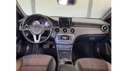 MERCEDES-BENZ - A 200 - 2013/2014 - Branca - R$ 94.900,00